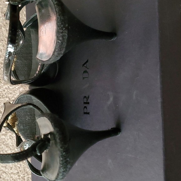Prada Patent Leather Sandal AUTHENTIC - Picture 3 of 3